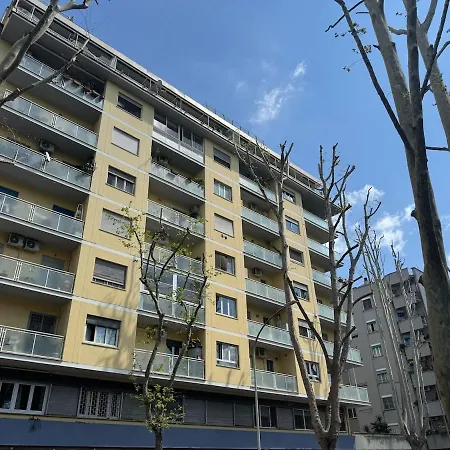 In The דירה רומא